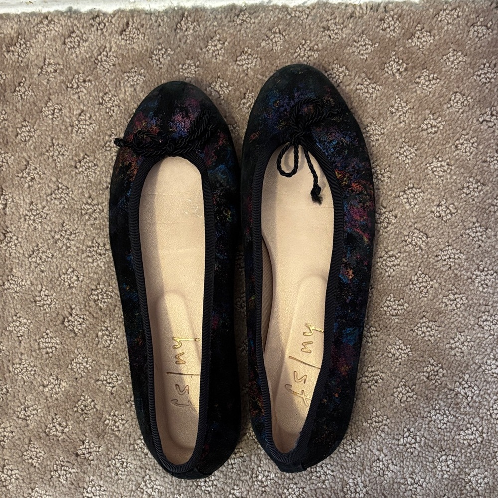 French Sole-fsny-Elegant Black Floral Women's Ballet Flats- 6.5